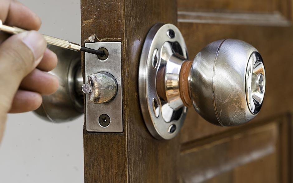 changer une serrure de porte d'entrée Bouc-Bel-Air
